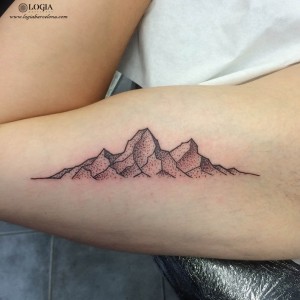 Walk In tattoo montañas - Logia Barcelona